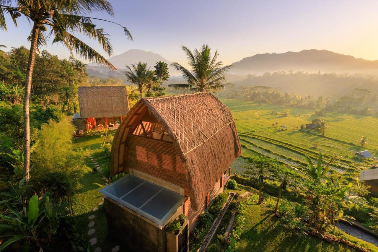 Like Living In A Romantic Balinese Painting *